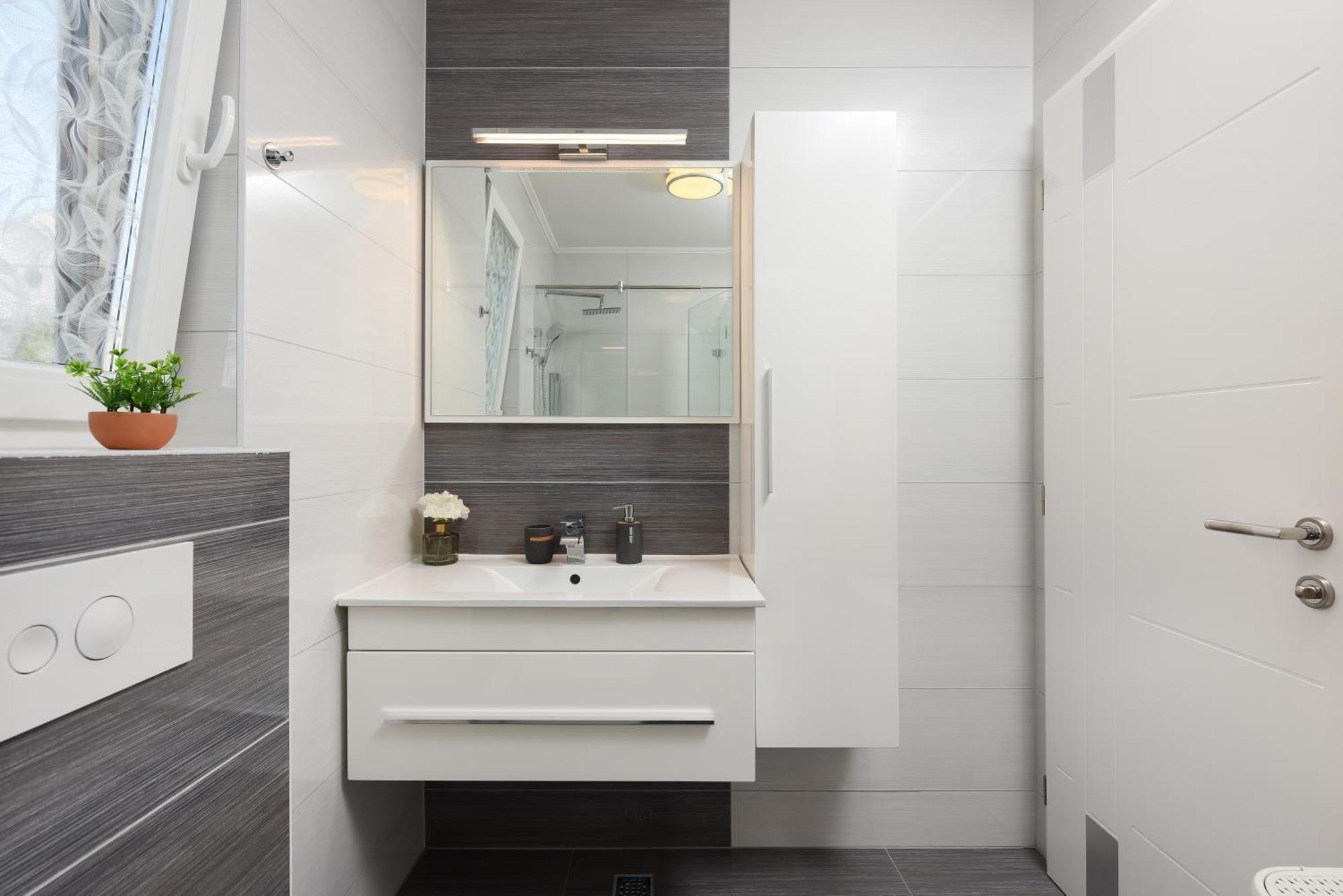 Apartment Luxurious Urban Retreat With Whirlpool And Private Parking Zadar