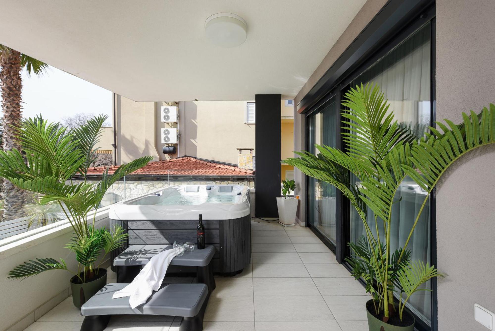 Apartment Luxurious Urban Retreat With Whirlpool And Private Parking Zadar